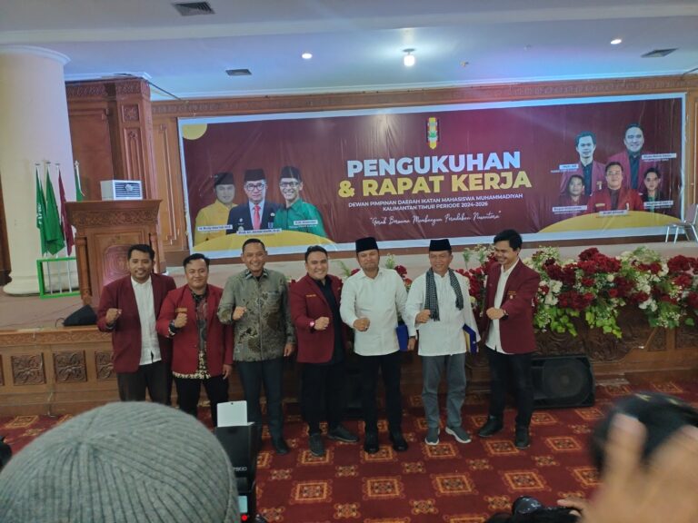 Foto : Rudy-Seno Hadiri Pengukuhan IMM Kaltim