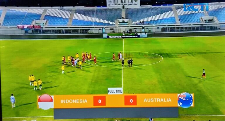 Pertandingan antara timnas indonesia U17 vs timnas Australia U-17 pada Kualifikasi Piala Asia U-17