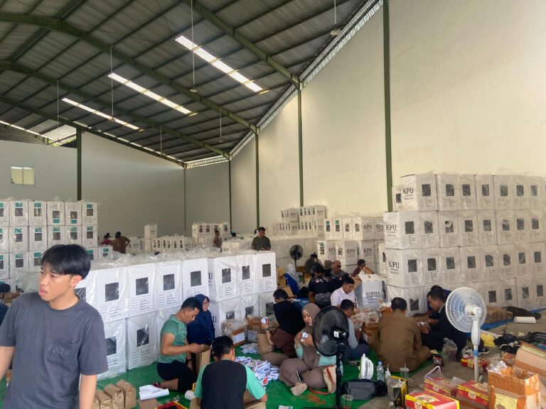 KPU Samarinda Temukan Nyaris 100 Surat Rusak, Masih Menunggu Finishing