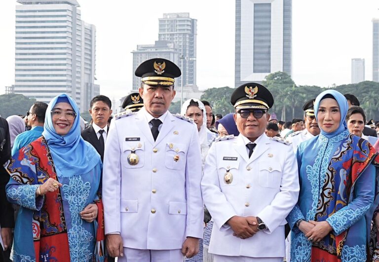 Wali Kota Samarinda, Andi Harun, bersama wakilnya, Saefuddin Zuhri,