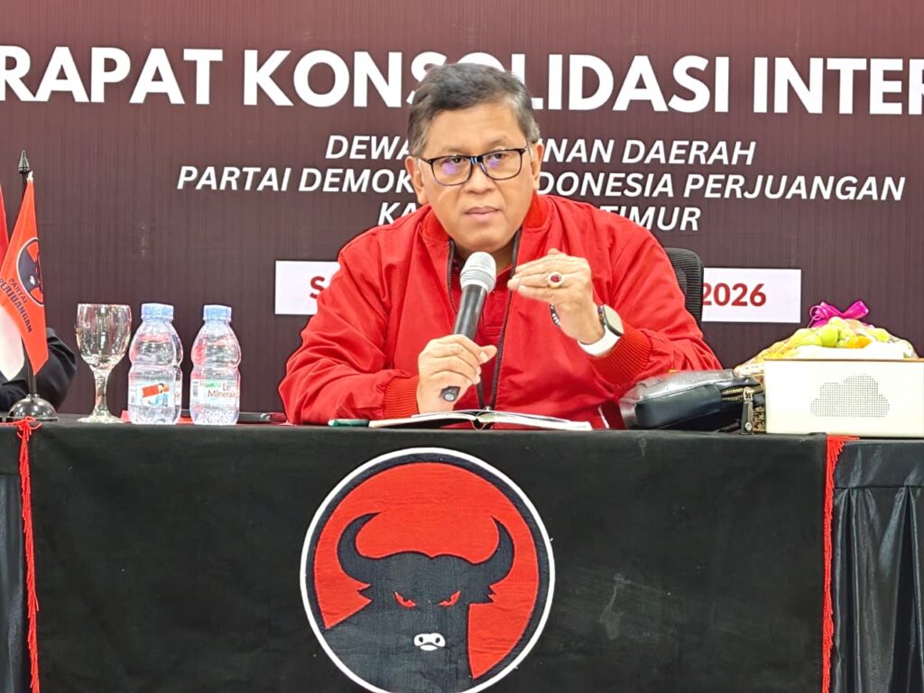 Sekretaris Jenderal DPP PDI Perjuangan, Hasto Kristiyanto, saat memimpin rapat konsolidasi internal