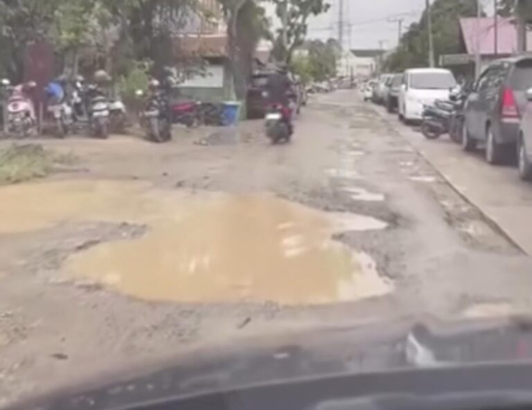 Kondisi Jalan Muso Bin Salim di Kelurahan Melayu, Kecamatan Tenggarong