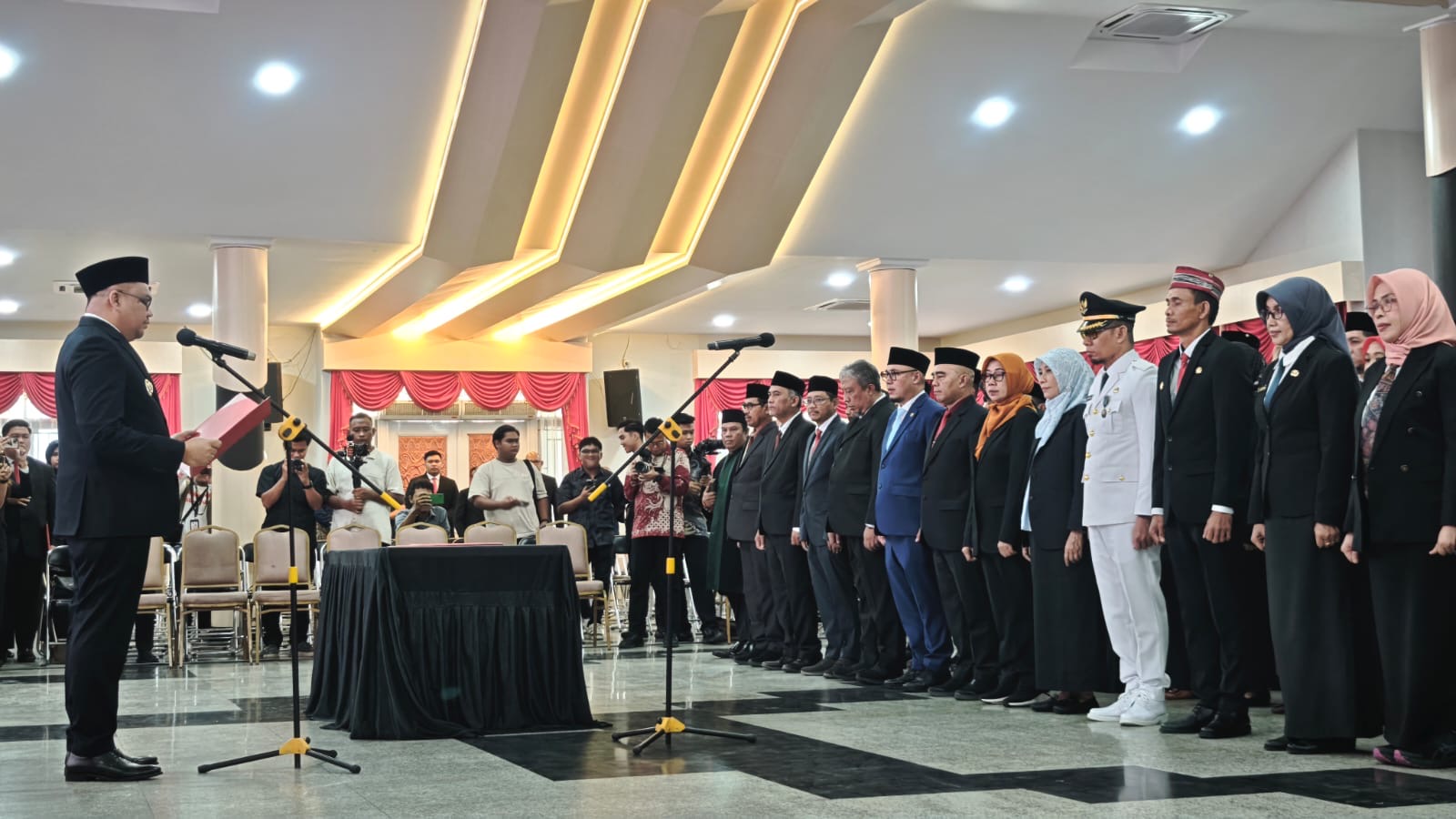 Tak lama setelah kembali dari Tanah Suci, Bupati Kutai Kartanegara (Kukar) Aulia Rahman Basri segera memimpin agenda penting di daerah.