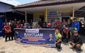 Foto: sesi foto bersama dengan para relawan.(Foto:Rian).