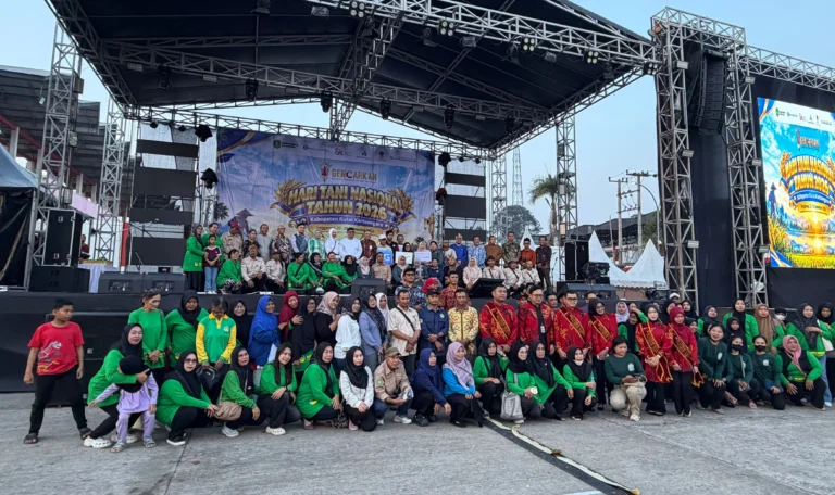 Sesi Foto bersama Usai Acara.(Foto:Rian)