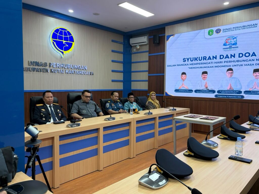 Bupati Kukar, Aulia Rahman Basri bersama jajarannya saat pelaksanaan kegiatan (foto:Rian)