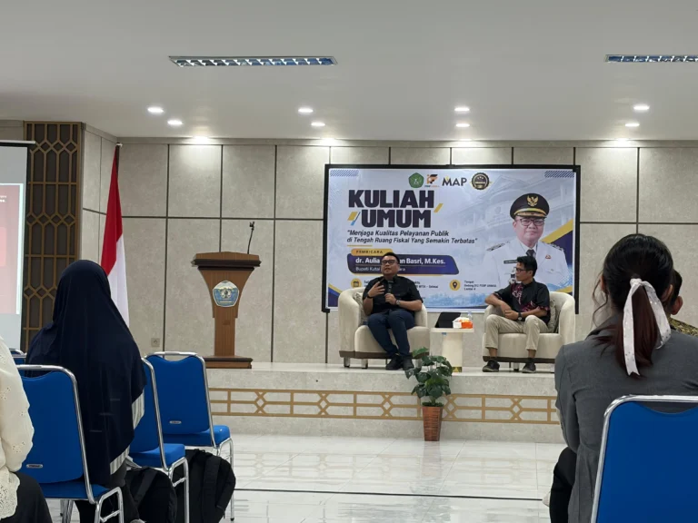 Bupati Kukar, Aulia Rahman Basri, saat mengisi kuliah umum.(Foto:Rian)