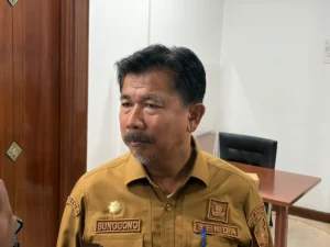 Sekda Kukar, Sunggono usai melakukan rapat.(Foto:Rian)