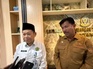 ekda Kukar, Sunggono bersama Wakil Ketua I LPTQ Kaltim, Abdul Khaliq. (Foto: Rian)